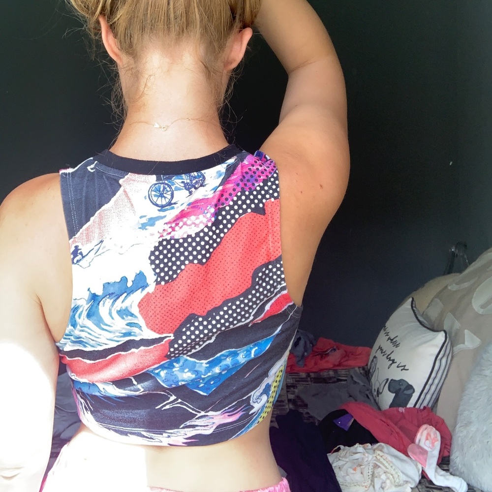 Patterned Adidas crop top - Picture 3 of 3